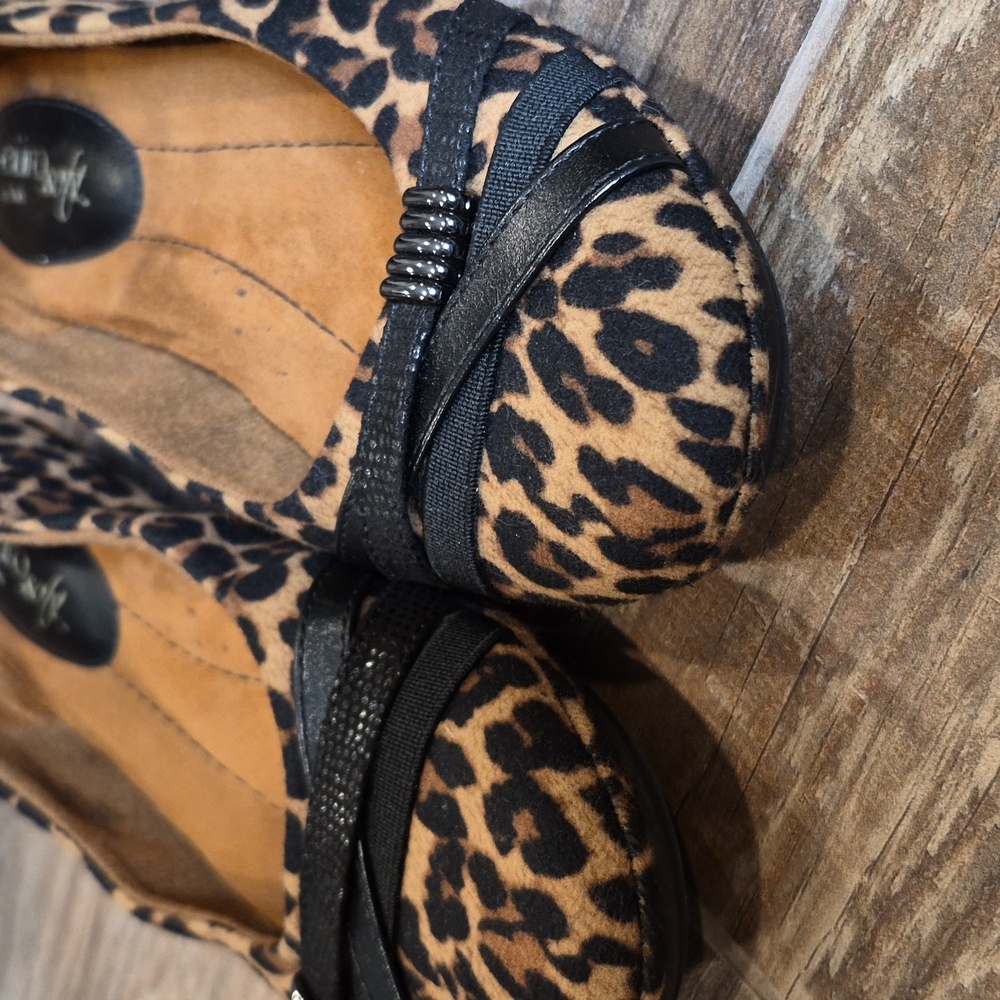 7/7.5 EuroSoft by Sofft Shainna Animal Print Comfy Ballet Flats - Picture 3 of 11